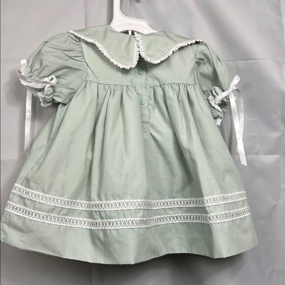 Busy Bees Smocks sage green puff sleeve dress with matching diaper cover size 3T - Picture 8 of 16